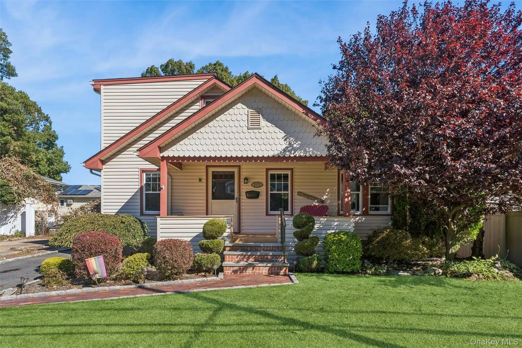 2171 Washington Street, Merrick