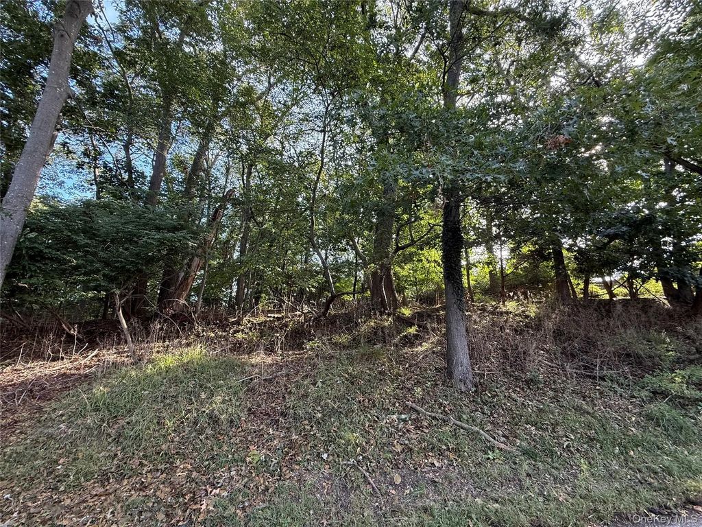 156 Maple Road, Wading River