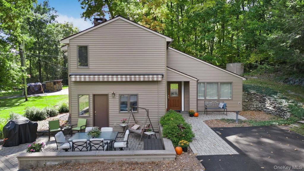 235 Mountain Road, Port Jervis