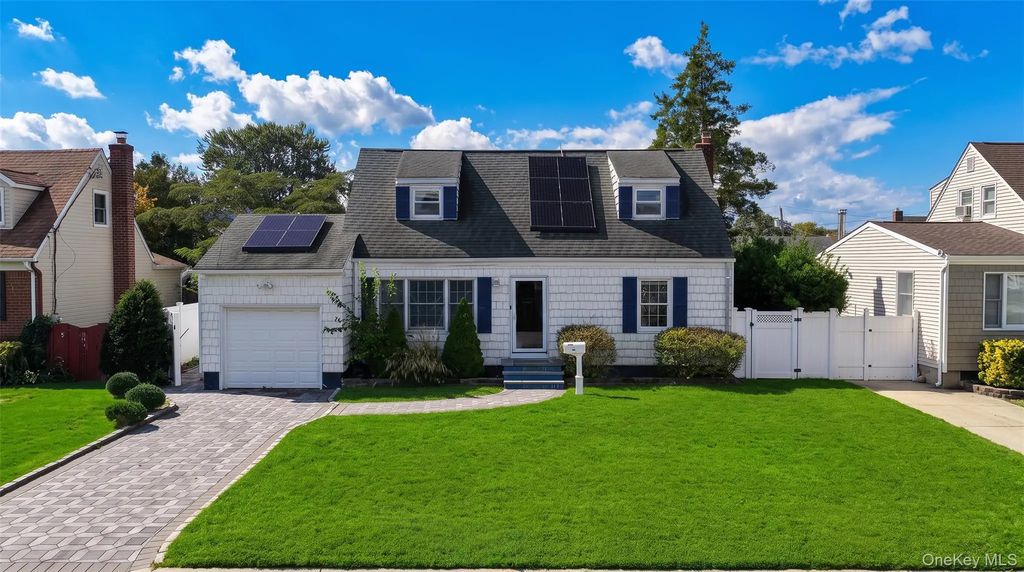 144 W 19th Street, Deer Park