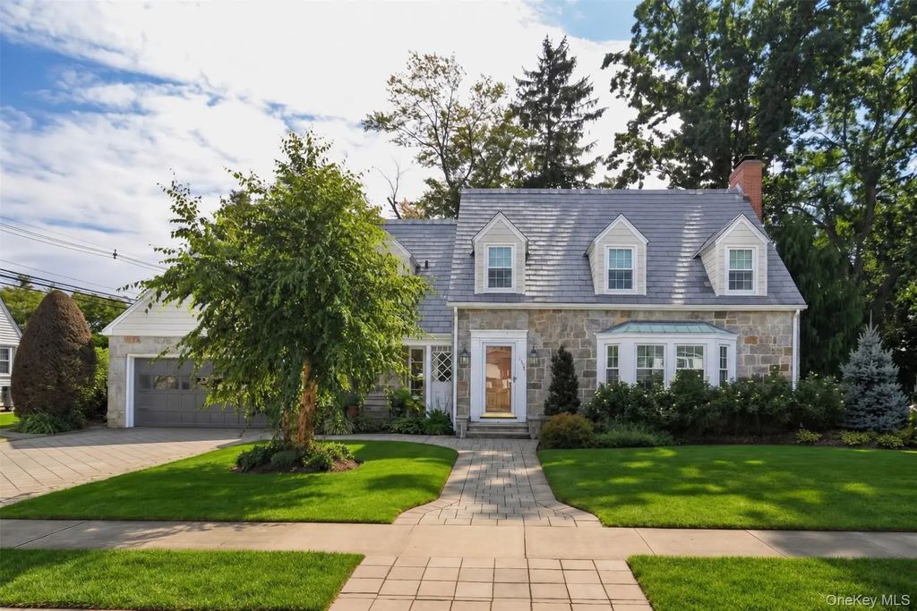186 Voorhis Avenue, Rockville Centre