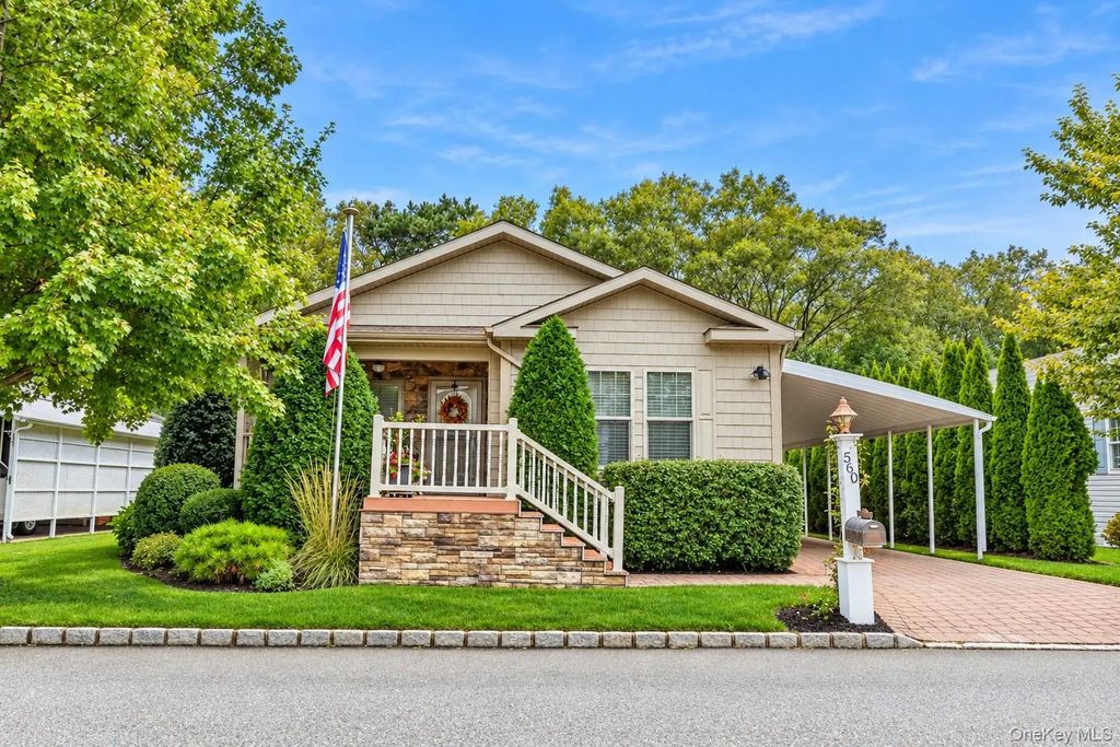 1661 Old Country Road # 560, Riverhead