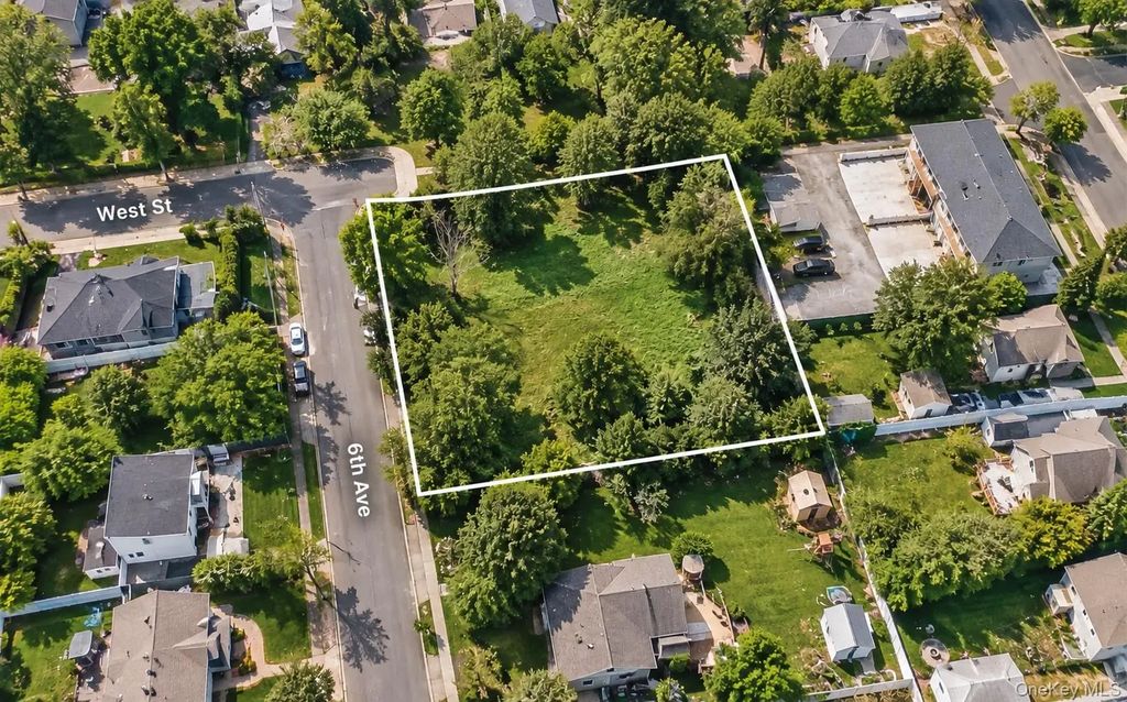 264 6th Avenue, Greenport