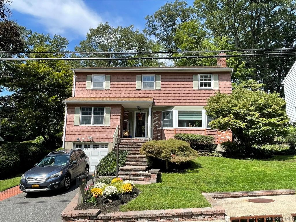 21 Noyes Lane, Huntington