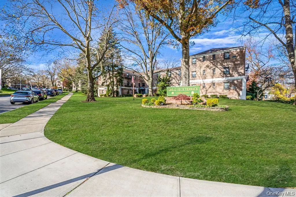 8 Terrace Circle # 1g, Great Neck
