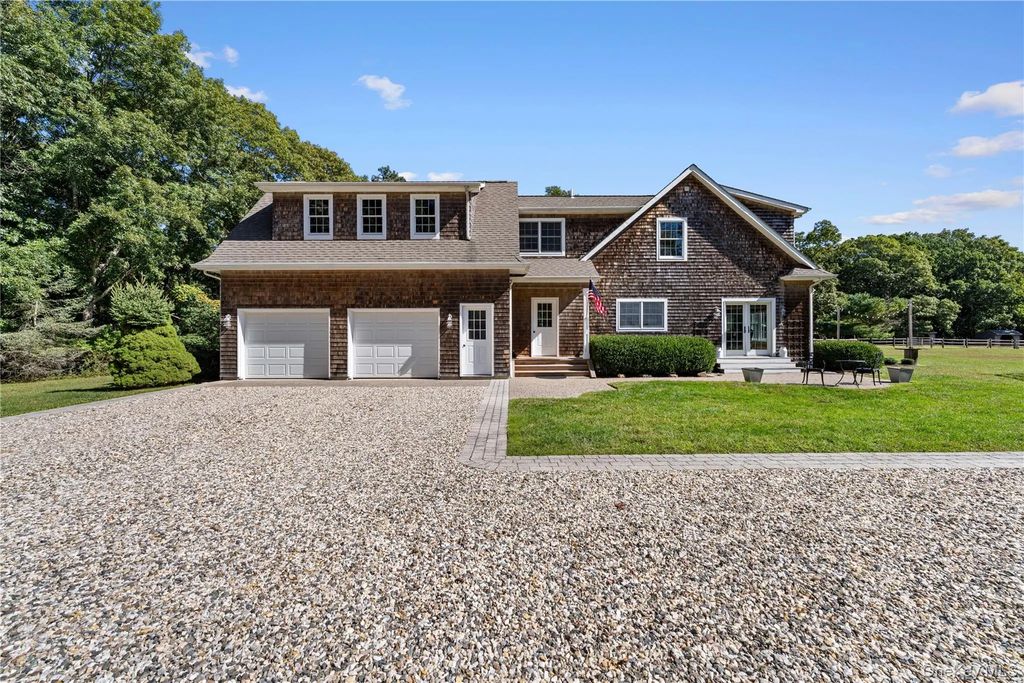66 Woodlawn Avenue, East Moriches
