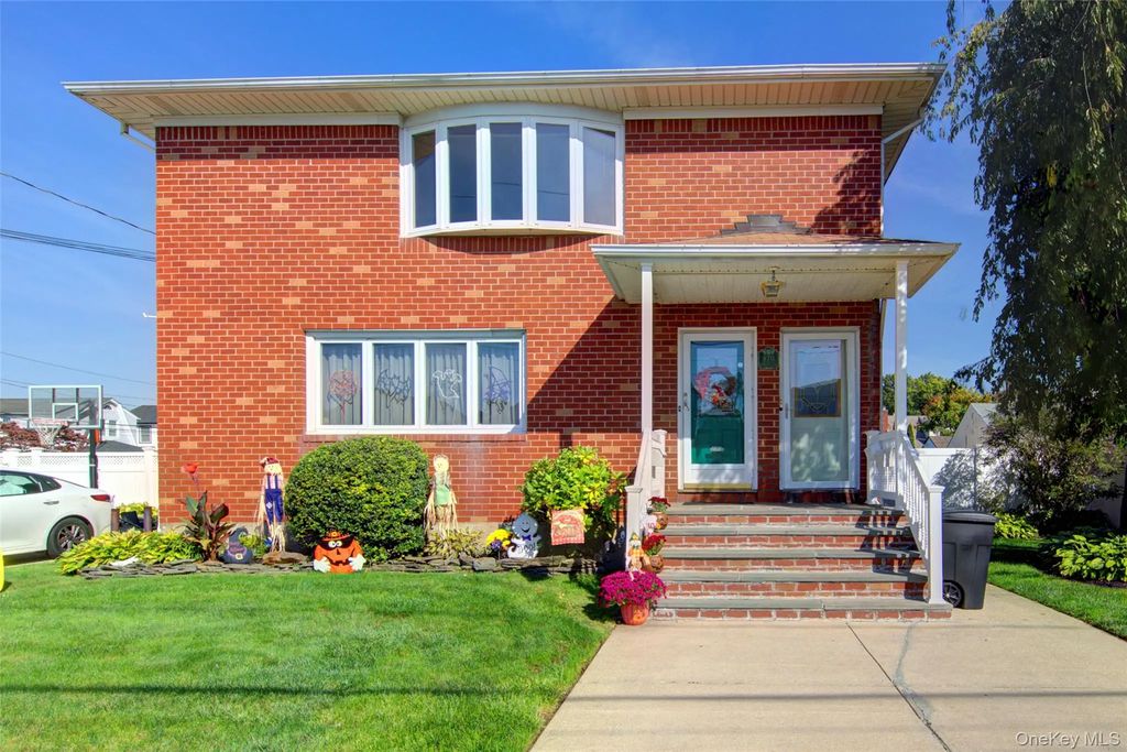 870 Garfield Street # 2, Franklin Square