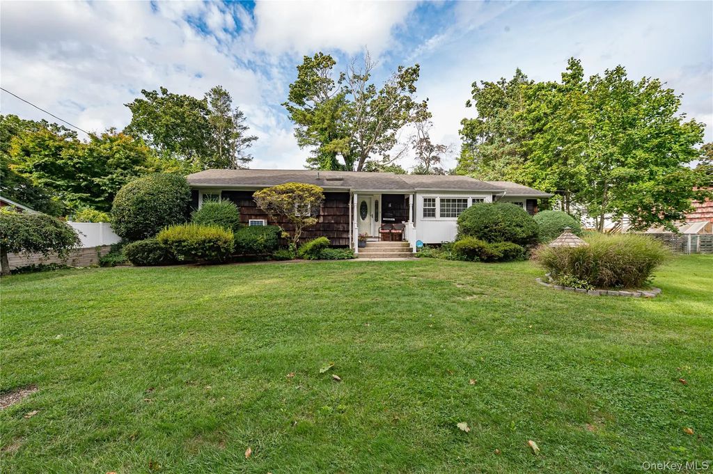 875 Townline Road, Hauppauge