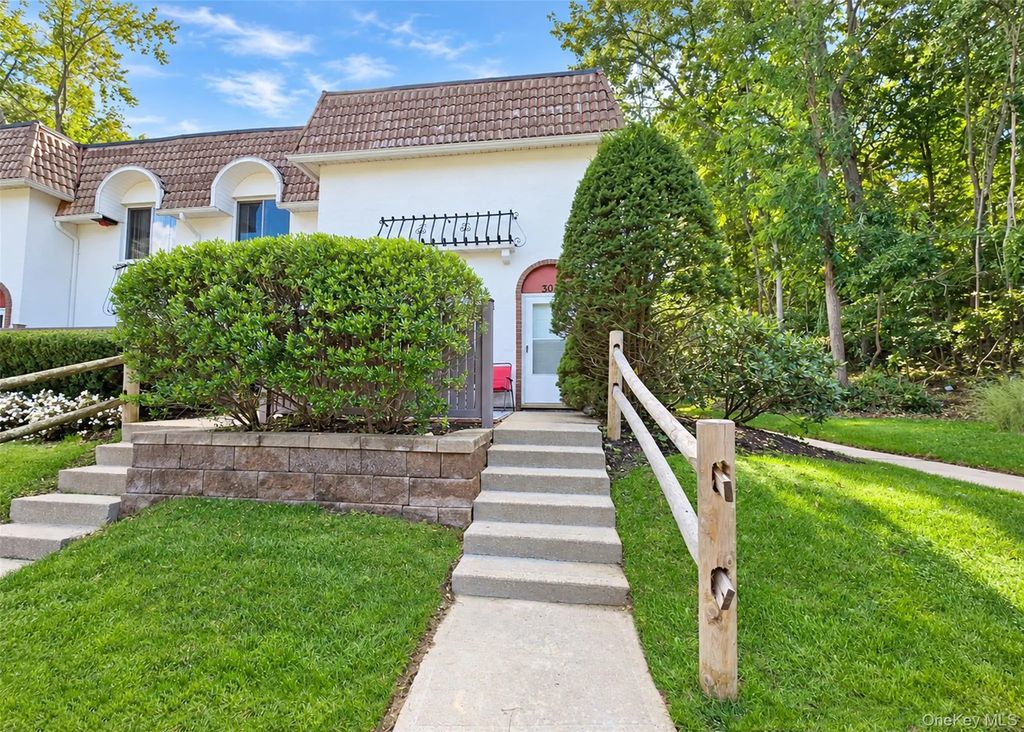 305 Brettonwoods Drive, Coram