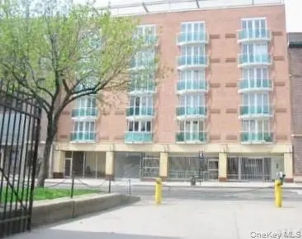 88-20 Parsons Boulevard # 3a, Jamaica