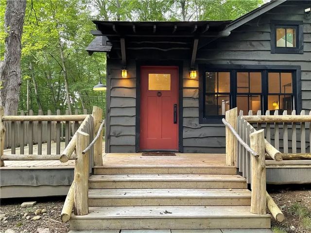 44 Trail Of The Hemlocks, Putnam Valley