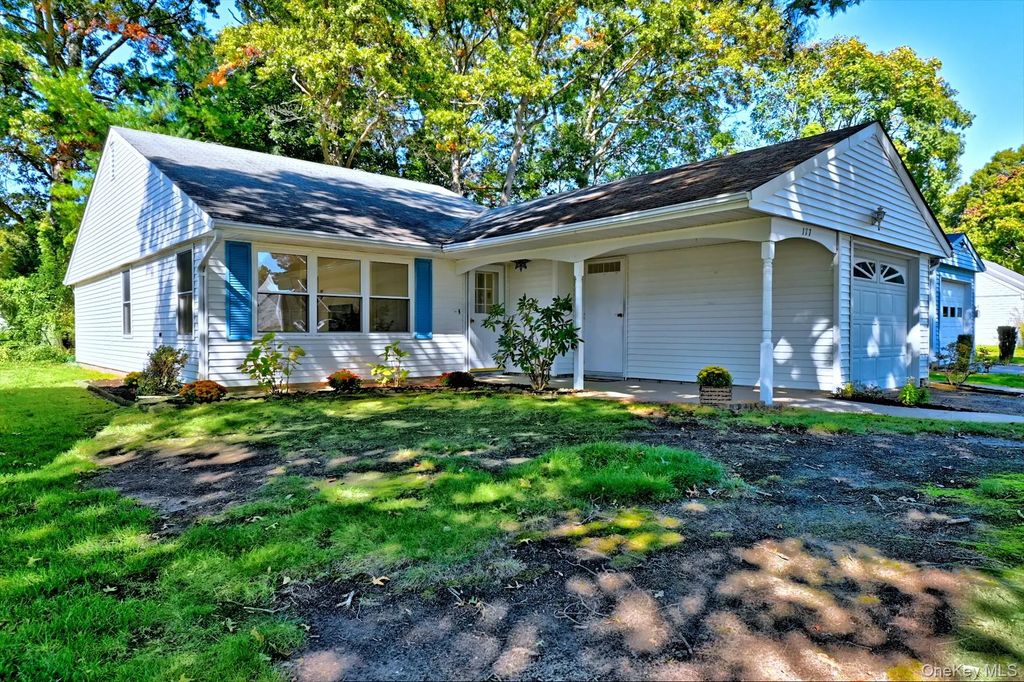 177 Canterbury Drive, Ridge
