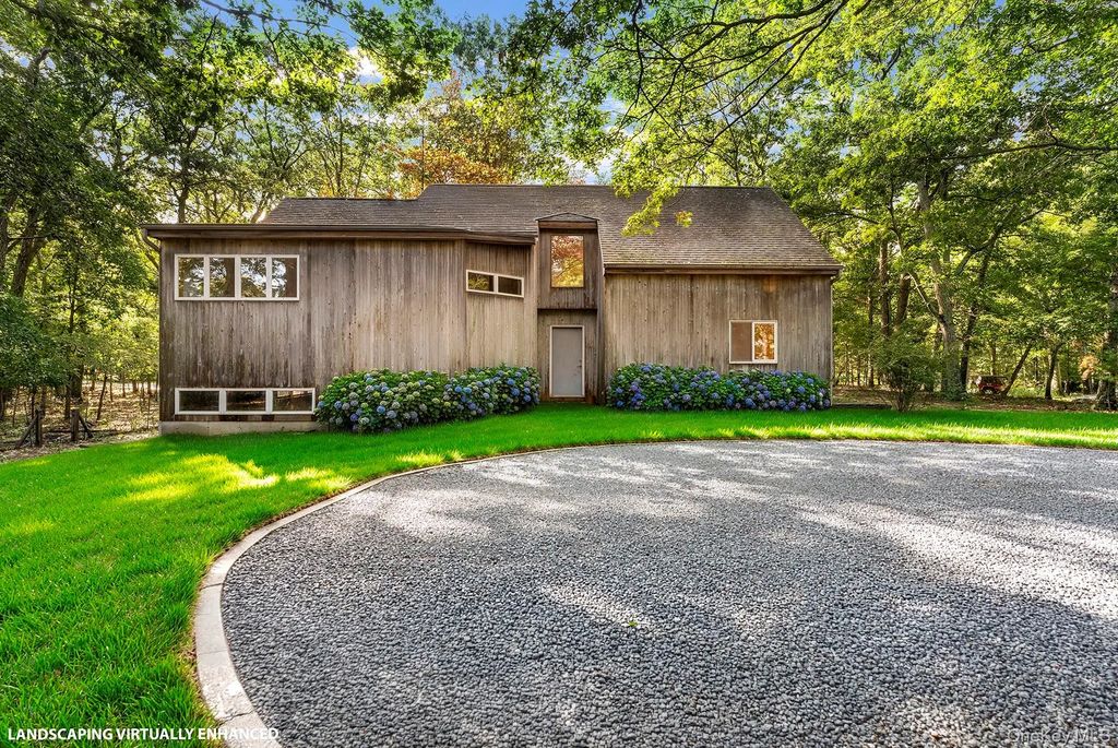 2 Boulder Lane, East Hampton