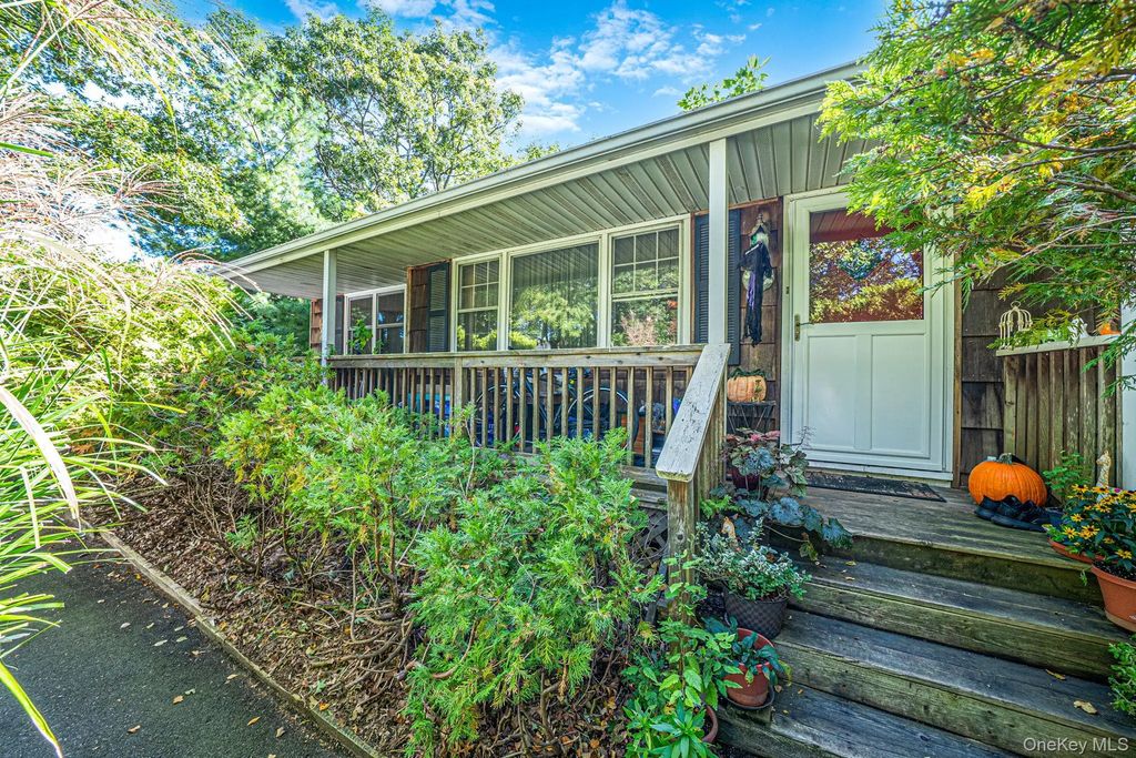 306 Jamaica Avenue, Medford