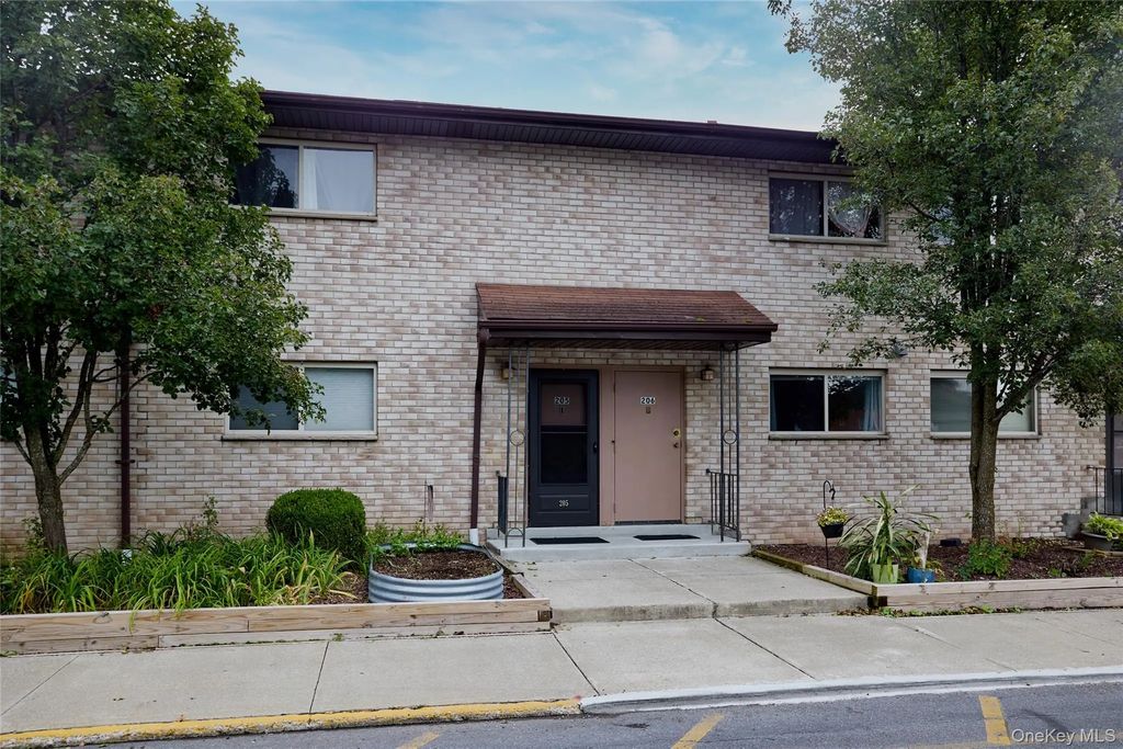 26 Cooper Road # 205, Poughkeepsie