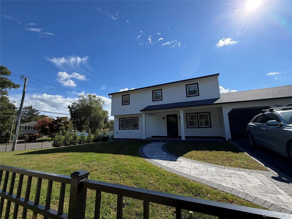 24 New Jersey Street, Dix Hills