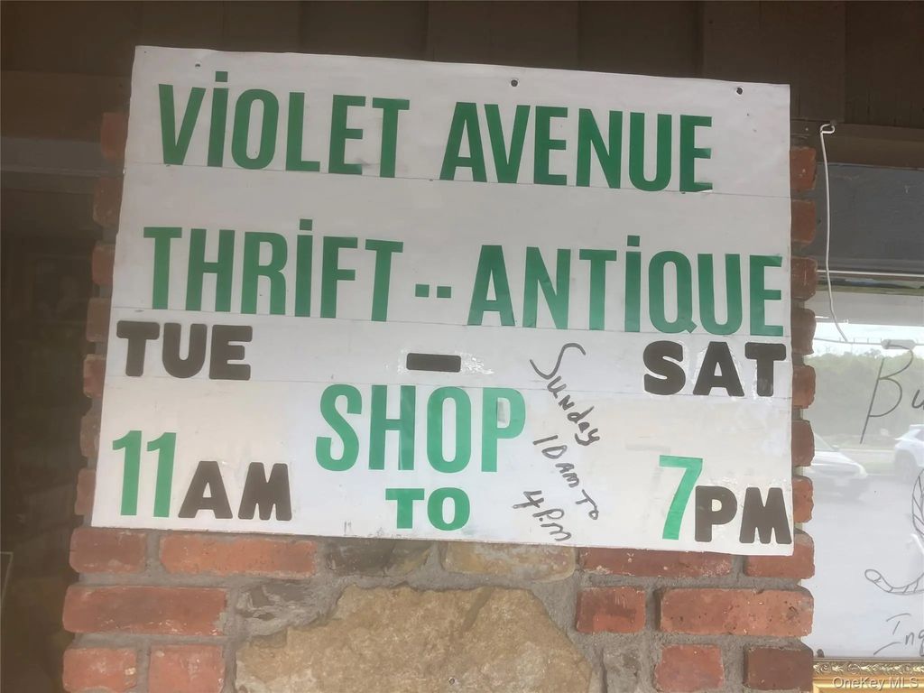 960 Violet Ave N Violet Avenue N, Hyde Park