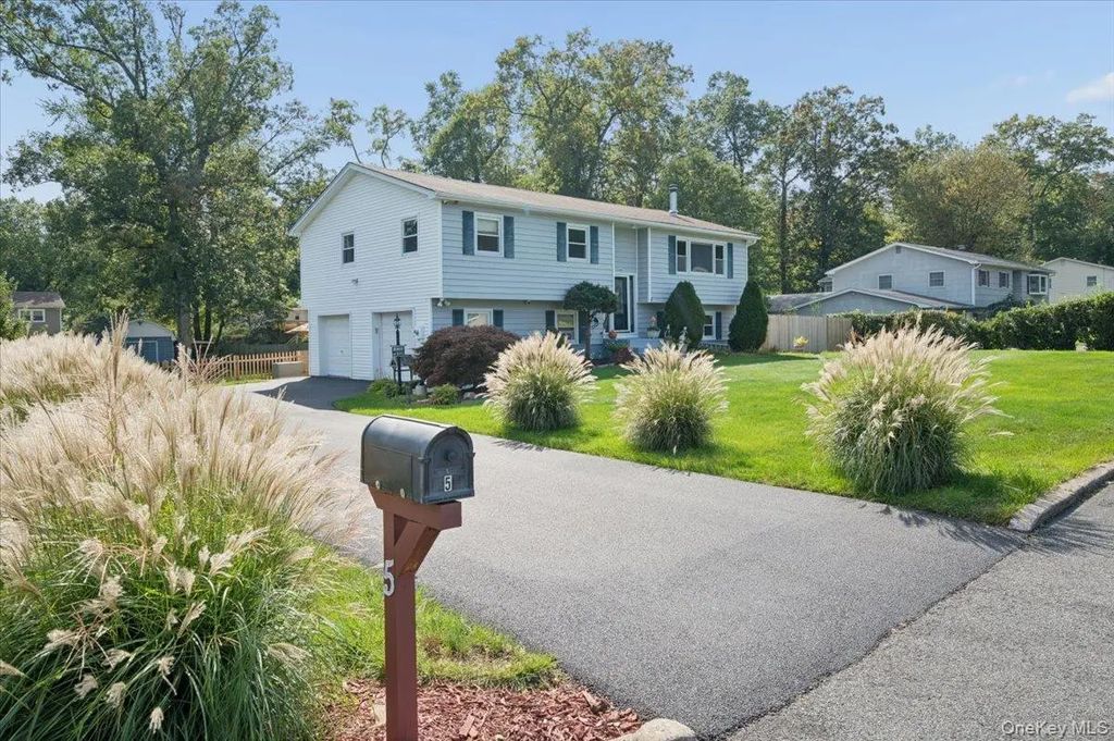 5 Cottonwood Court, Bardonia