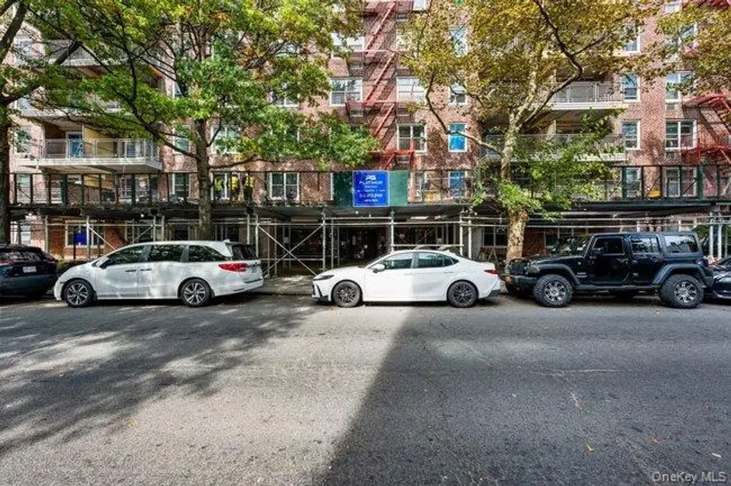 142-05 Roosevelt Avenue # #539, Flushing