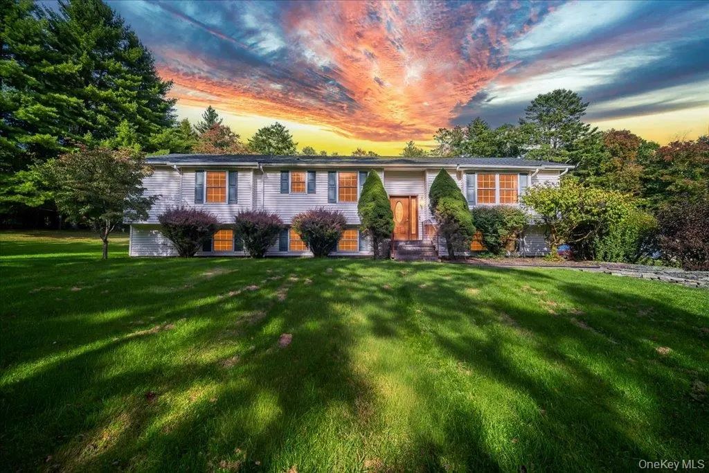 618 Hasbrouck Road, Woodbourne