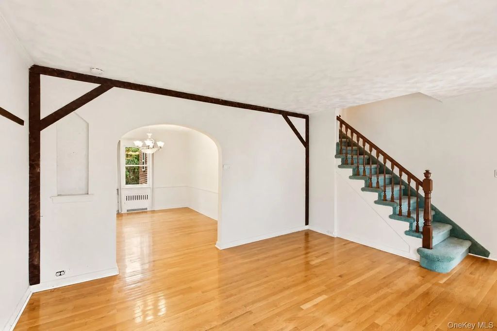 163-68 25th Avenue, Whitestone