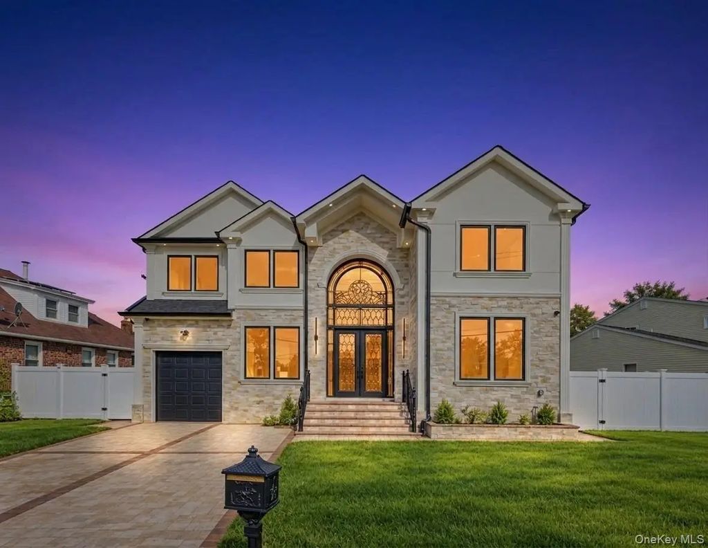 1 Magenta Street, Hicksville