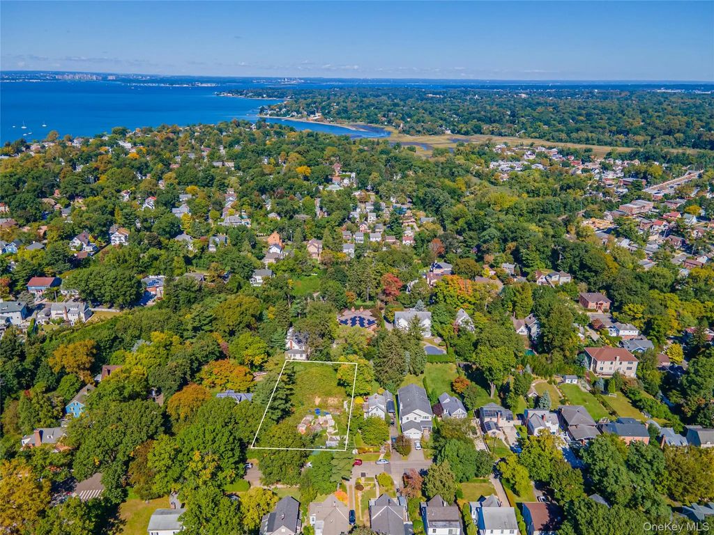 240-17 Poplar Street, Little Neck