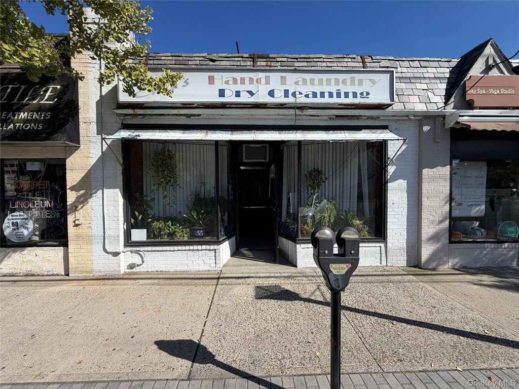56 Covert Avenue, Garden City
