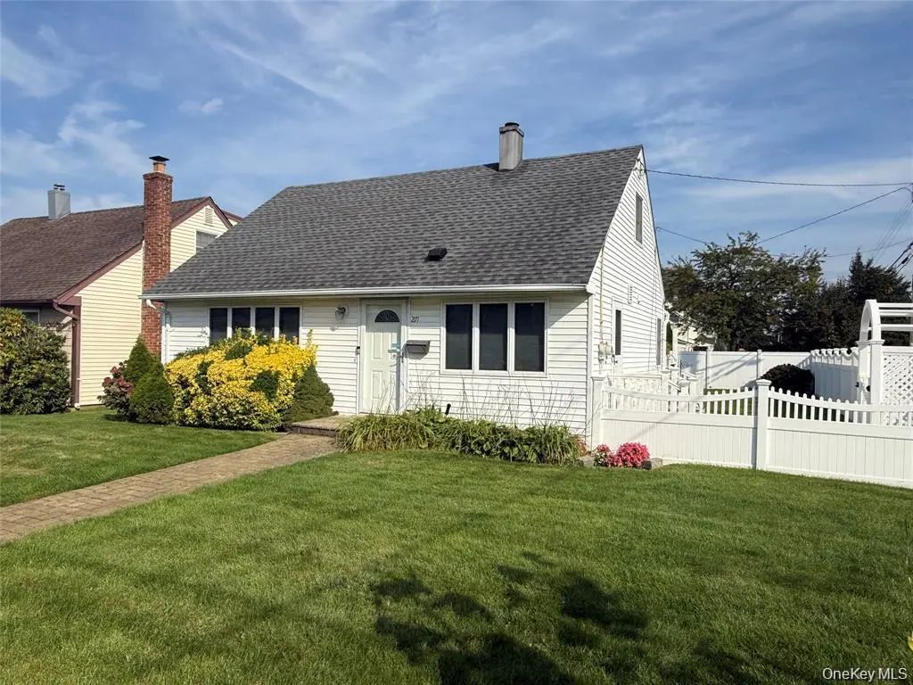 271 Forest Avenue, Massapequa
