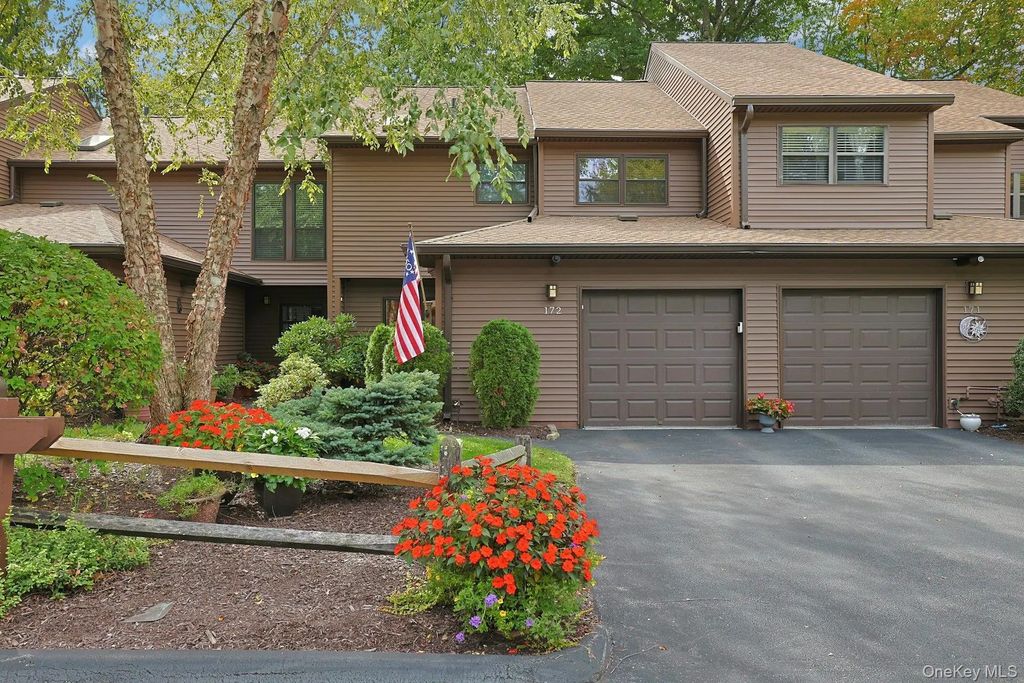 172 Woods Brooke Circle, Ossining