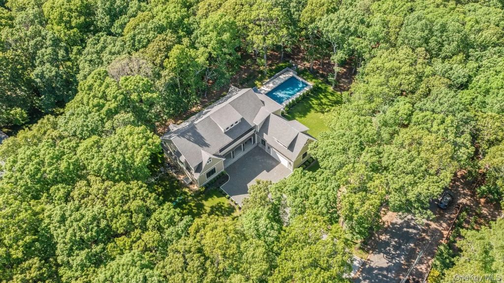 1355 Little Peconic Bay Road, Cutchogue