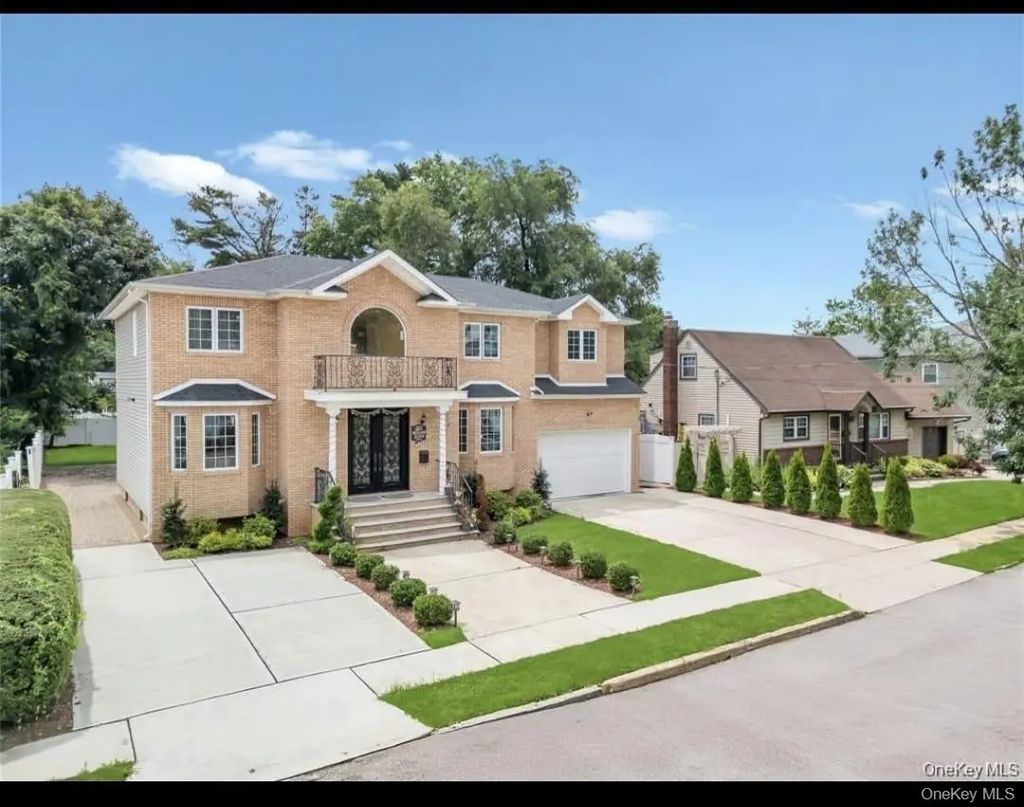 2694 Forest Avenue, East Meadow