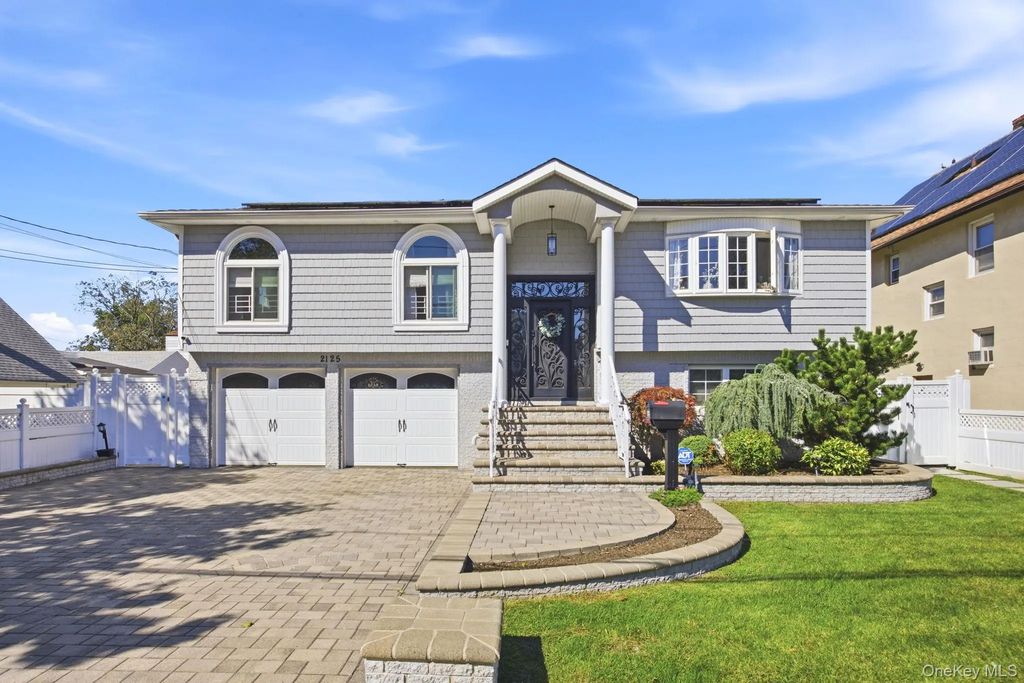 2125 Franklin Avenue, East Meadow