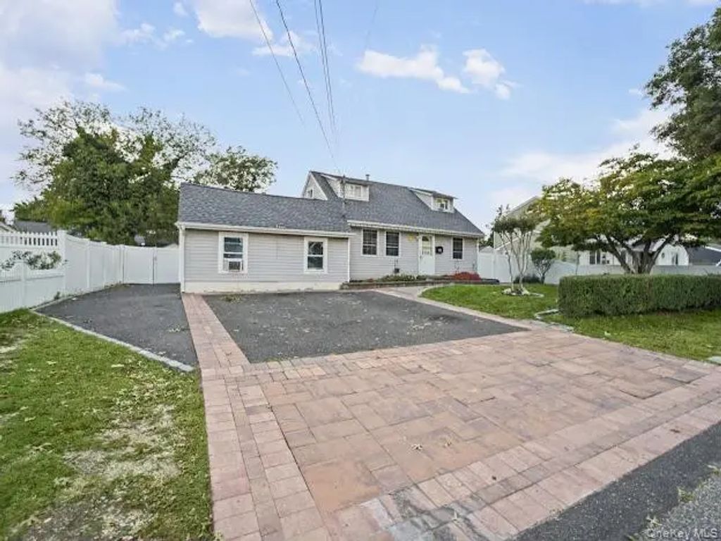 126 Claywood Drive, Brentwood