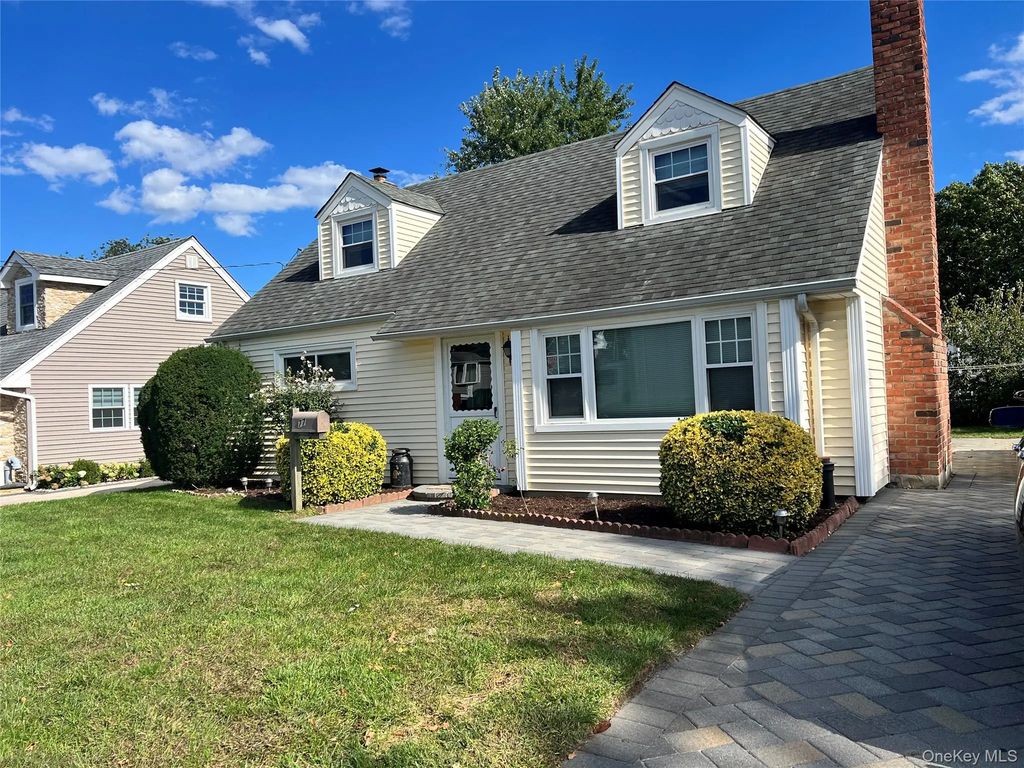 77 Horton Avenue, Valley Stream
