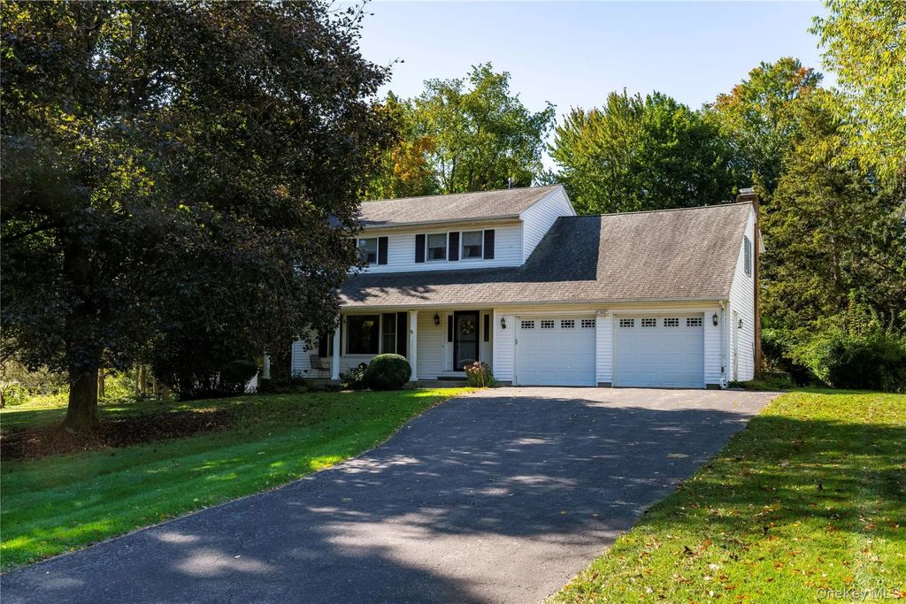 12 Argent Drive, Poughkeepsie