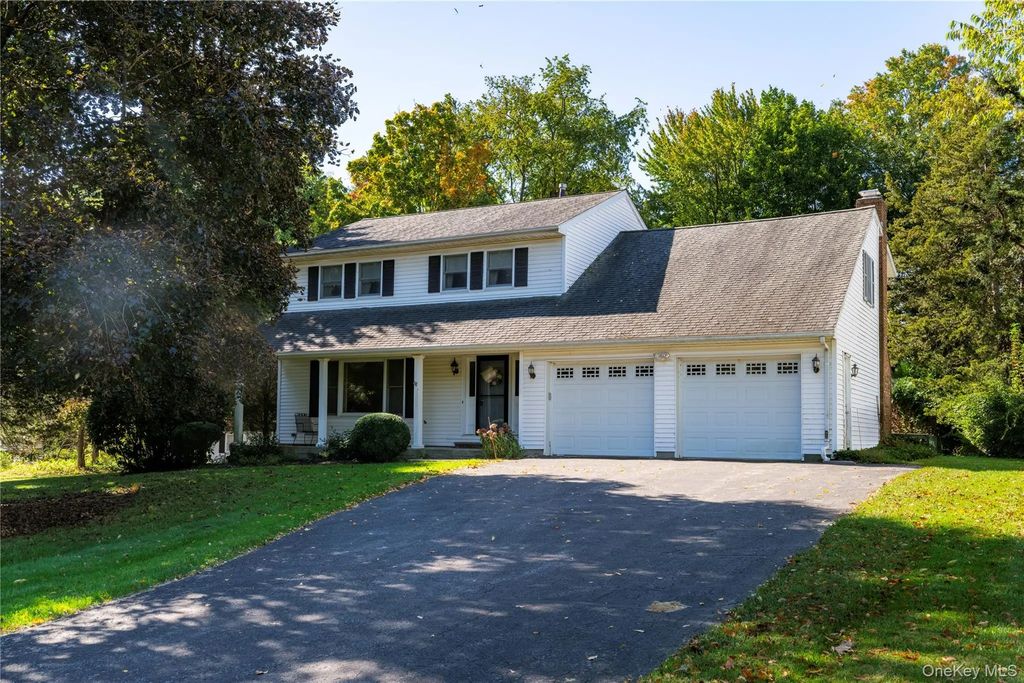 12 Argent Drive, Poughkeepsie