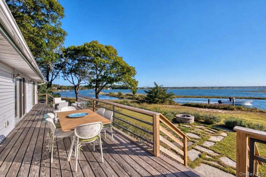 1455 Cedar Point Drive E, Southold