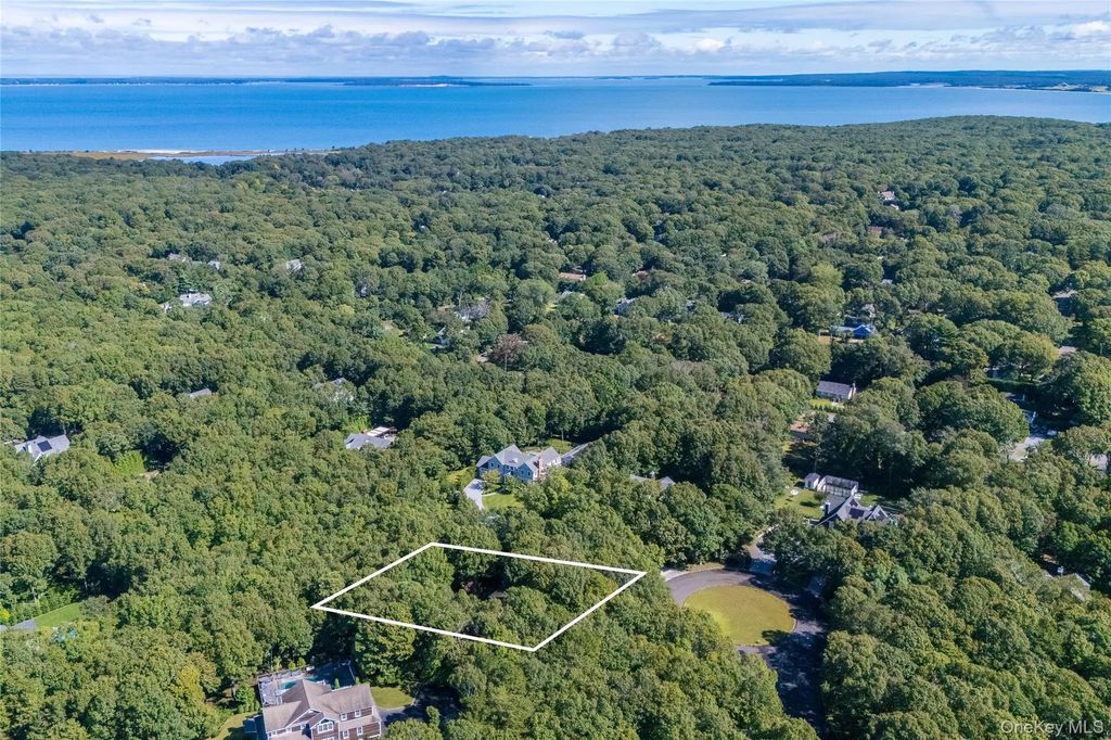 30 Squires Boulevard, Hampton Bays