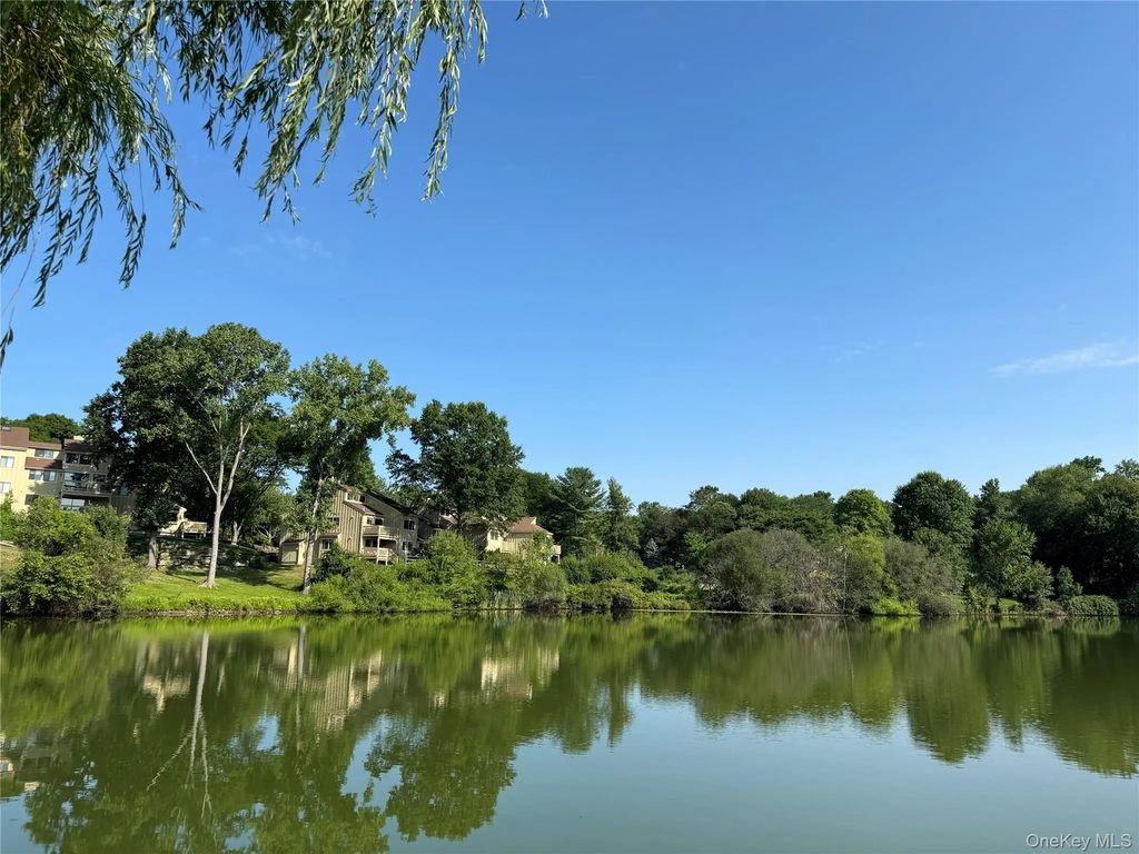 137 Stone Meadow # 137, South Salem
