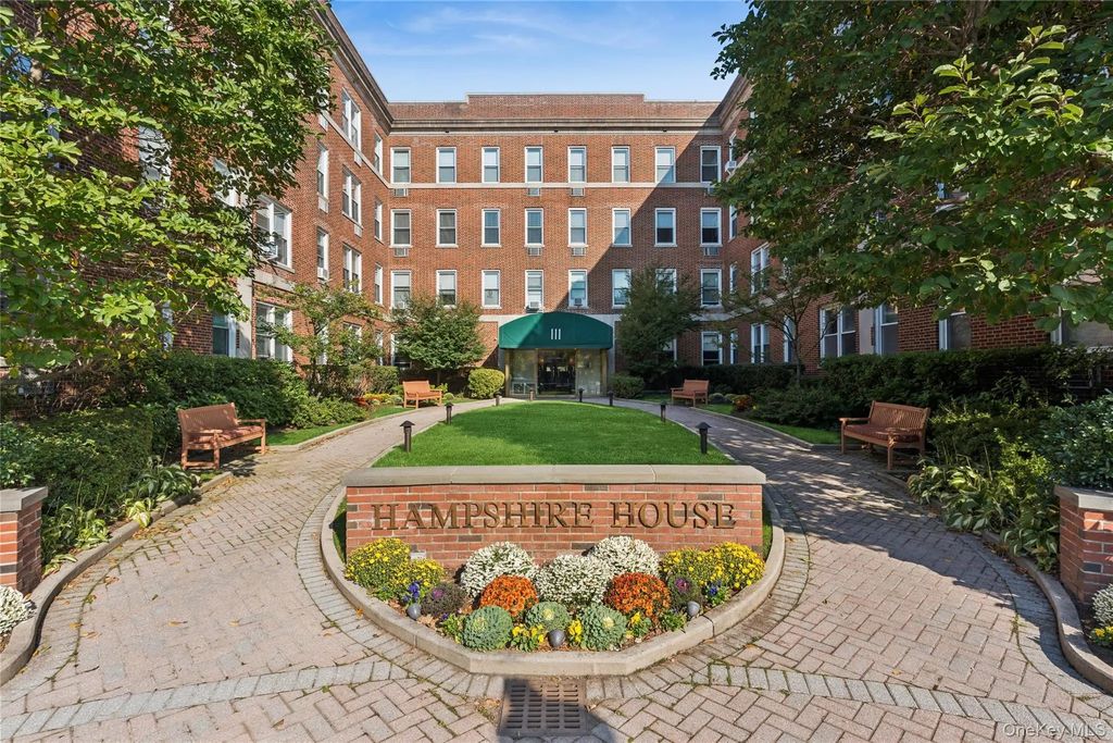 111 7th Street # 404, Garden City