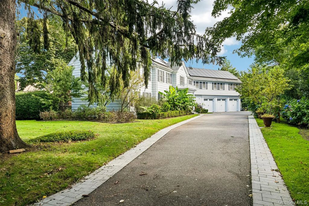 1325 Harbor Road, Hewlett Harbor