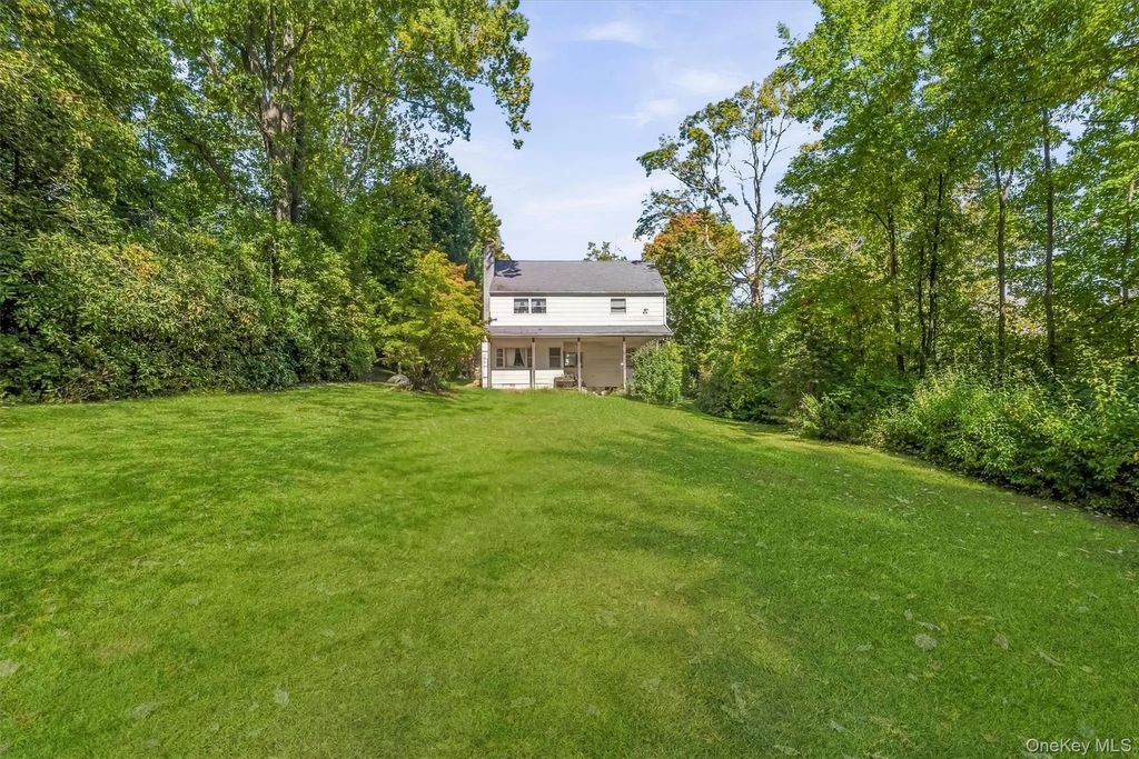 170 Topland Road, Mahopac