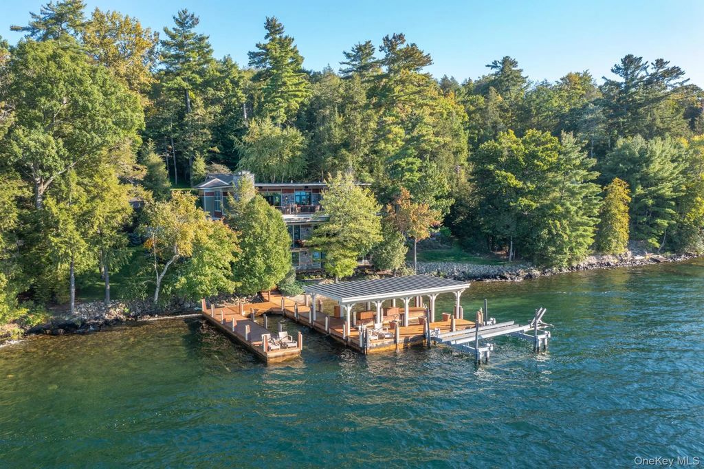 15 Wild Turkey Road, Lake George