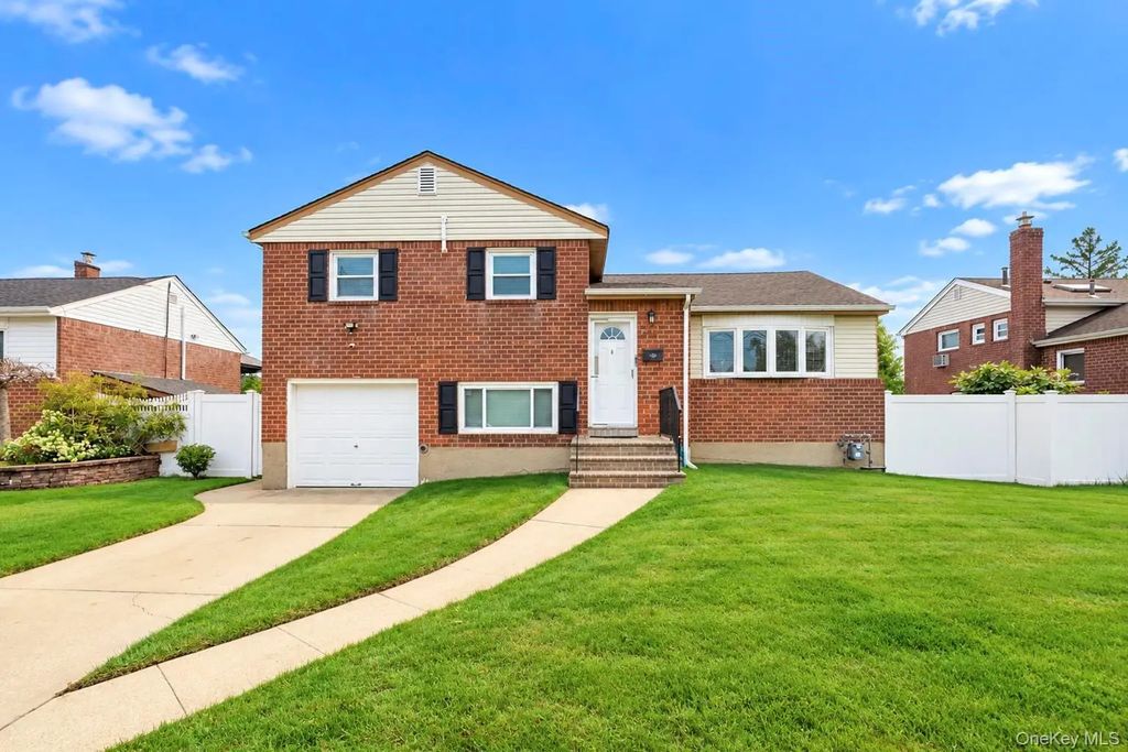 455 Pacific Street, Massapequa Park