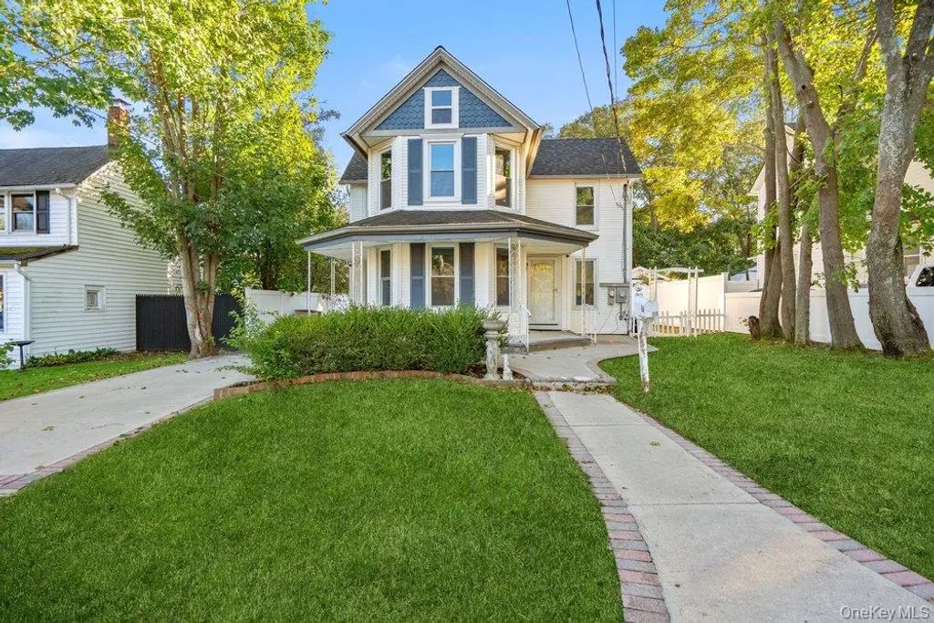 26 Northridge Street, Patchogue