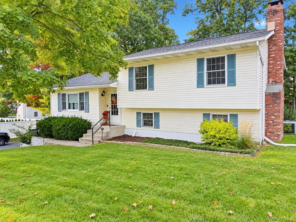 14 Red Oak Terrace, Newburgh