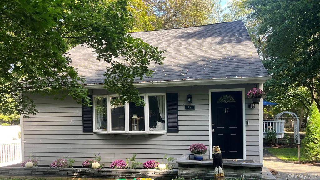17 Lakelands Avenue, Greenwood Lake
