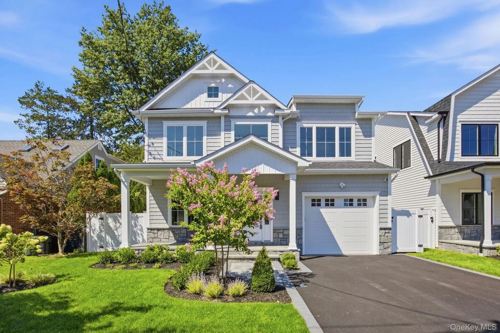 404 Langley Avenue, West Hempstead