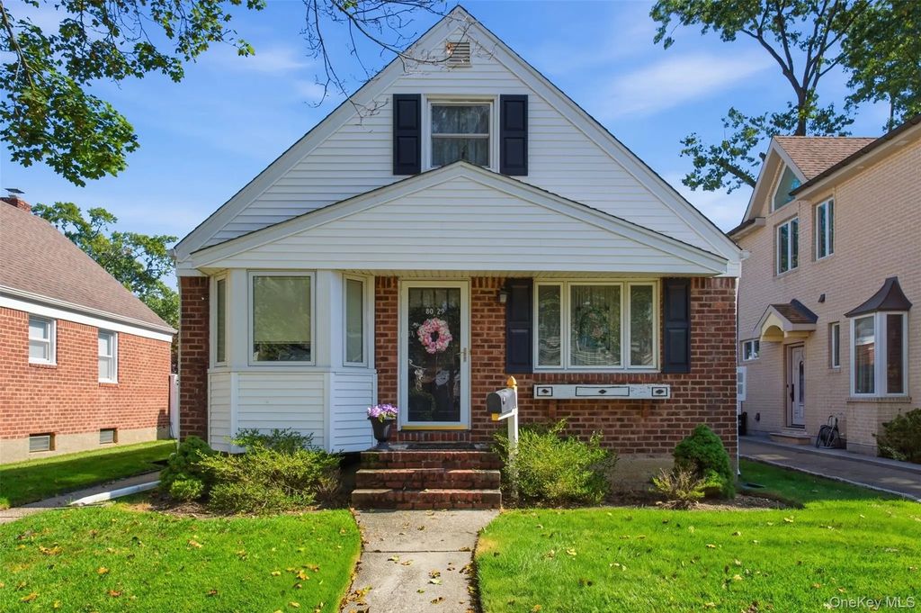 8029 259th Street, Glen Oaks